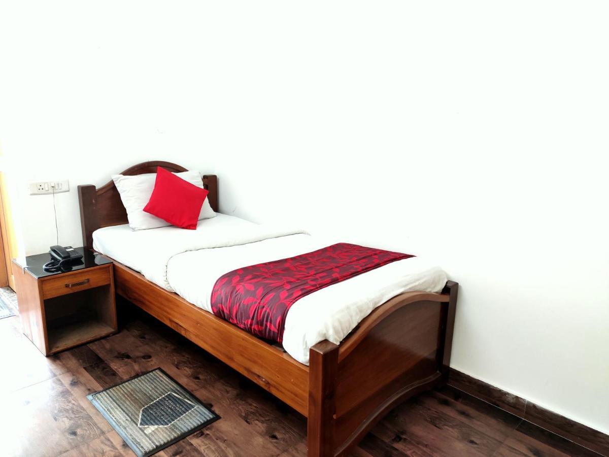 Karimganj Hotel Nakshatra מראה חיצוני תמונה
