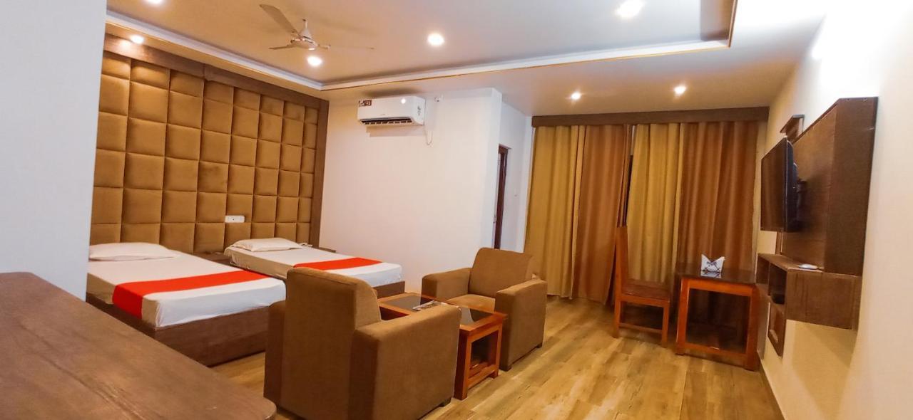 Karimganj Hotel Nakshatra מראה חיצוני תמונה