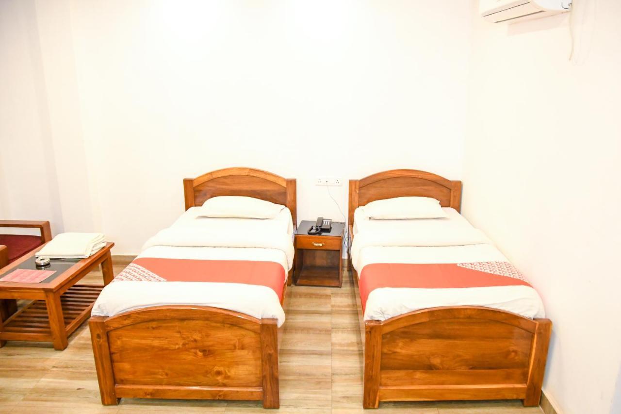Karimganj Hotel Nakshatra מראה חיצוני תמונה