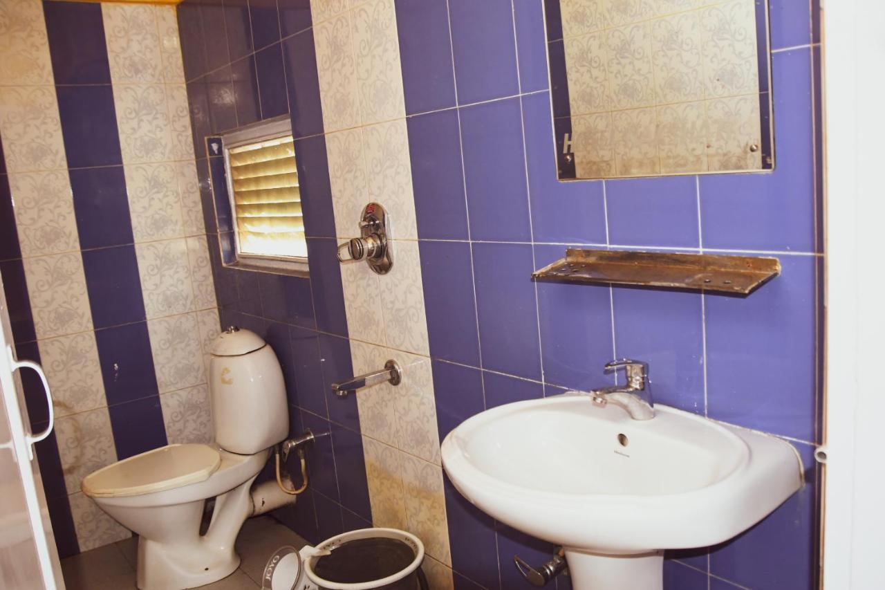 Karimganj Hotel Nakshatra מראה חיצוני תמונה