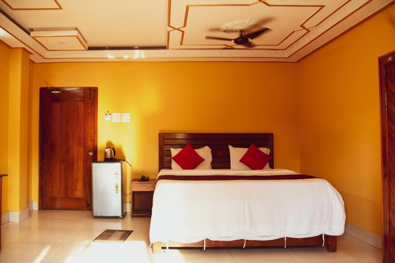 Karimganj Hotel Nakshatra מראה חיצוני תמונה