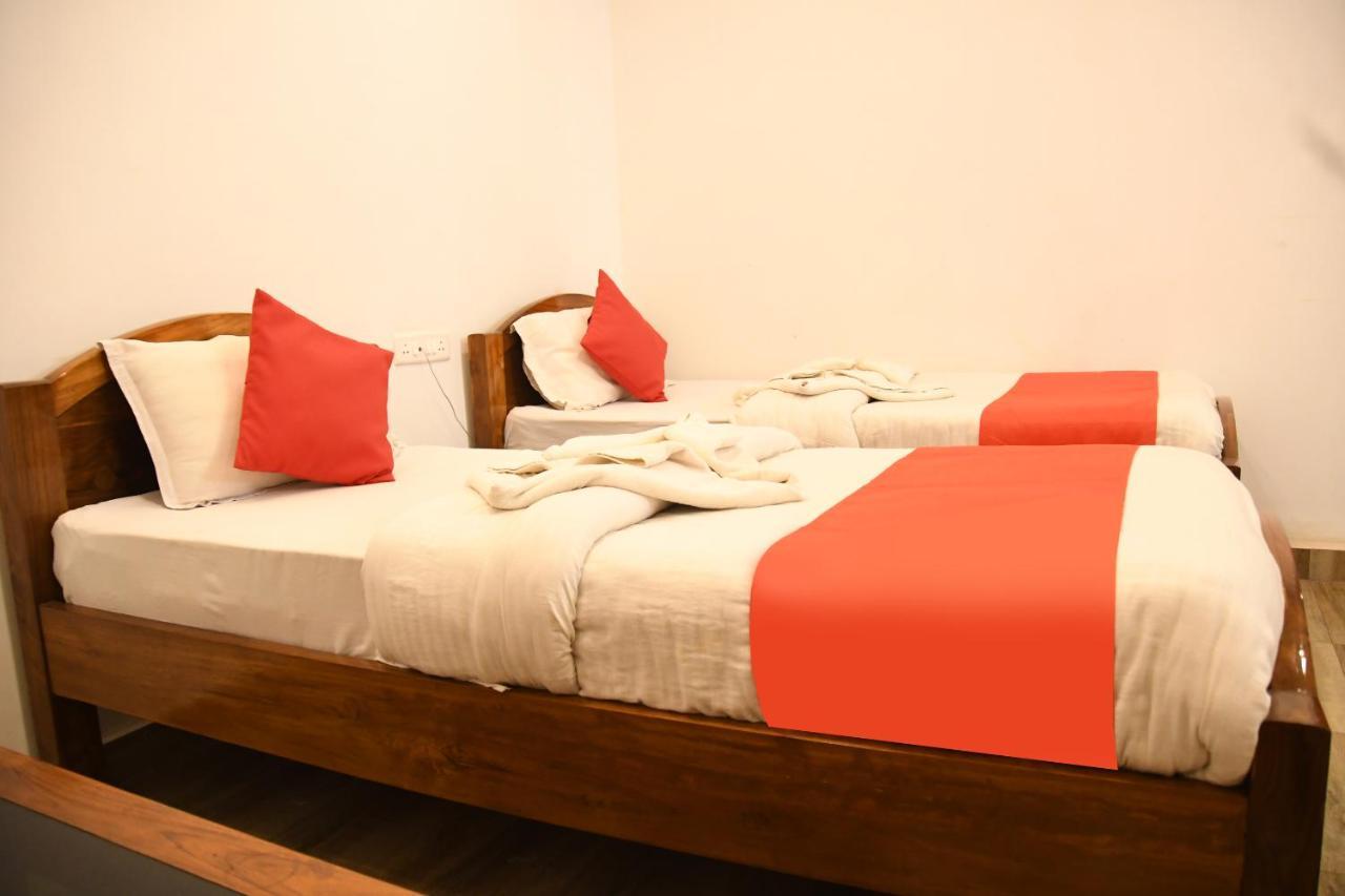 Karimganj Hotel Nakshatra מראה חיצוני תמונה